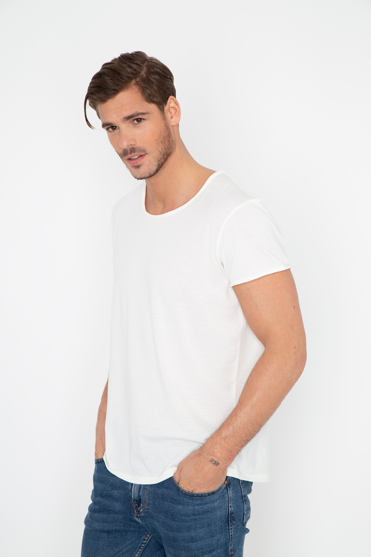 Photo de Anciennes collections homme Tshirt ARON chez French Disorder