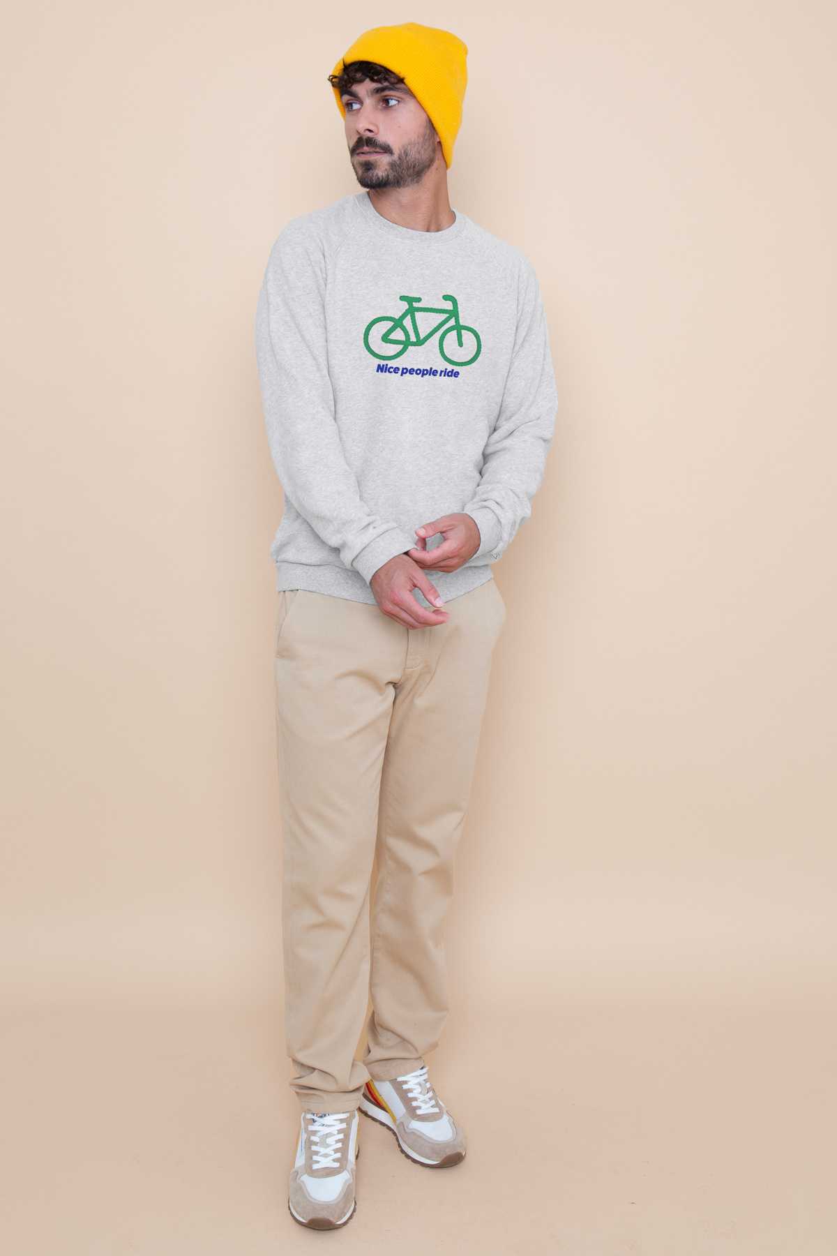 Sweatricotin clyde NICE PEOPLE RIDE